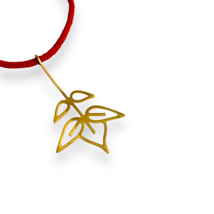 Halskette mit Eschenhalsband