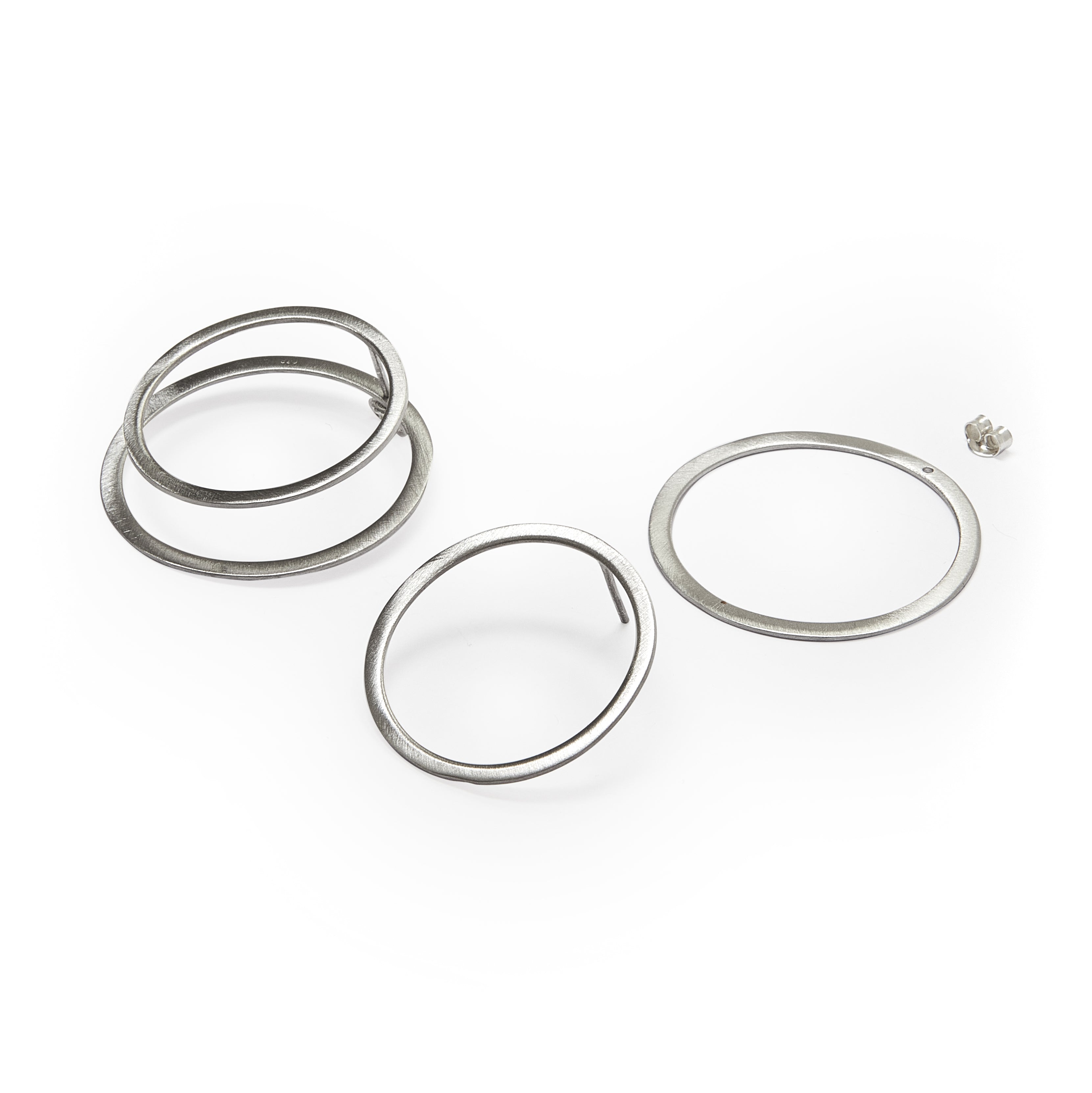 Circle ear jacket earrings