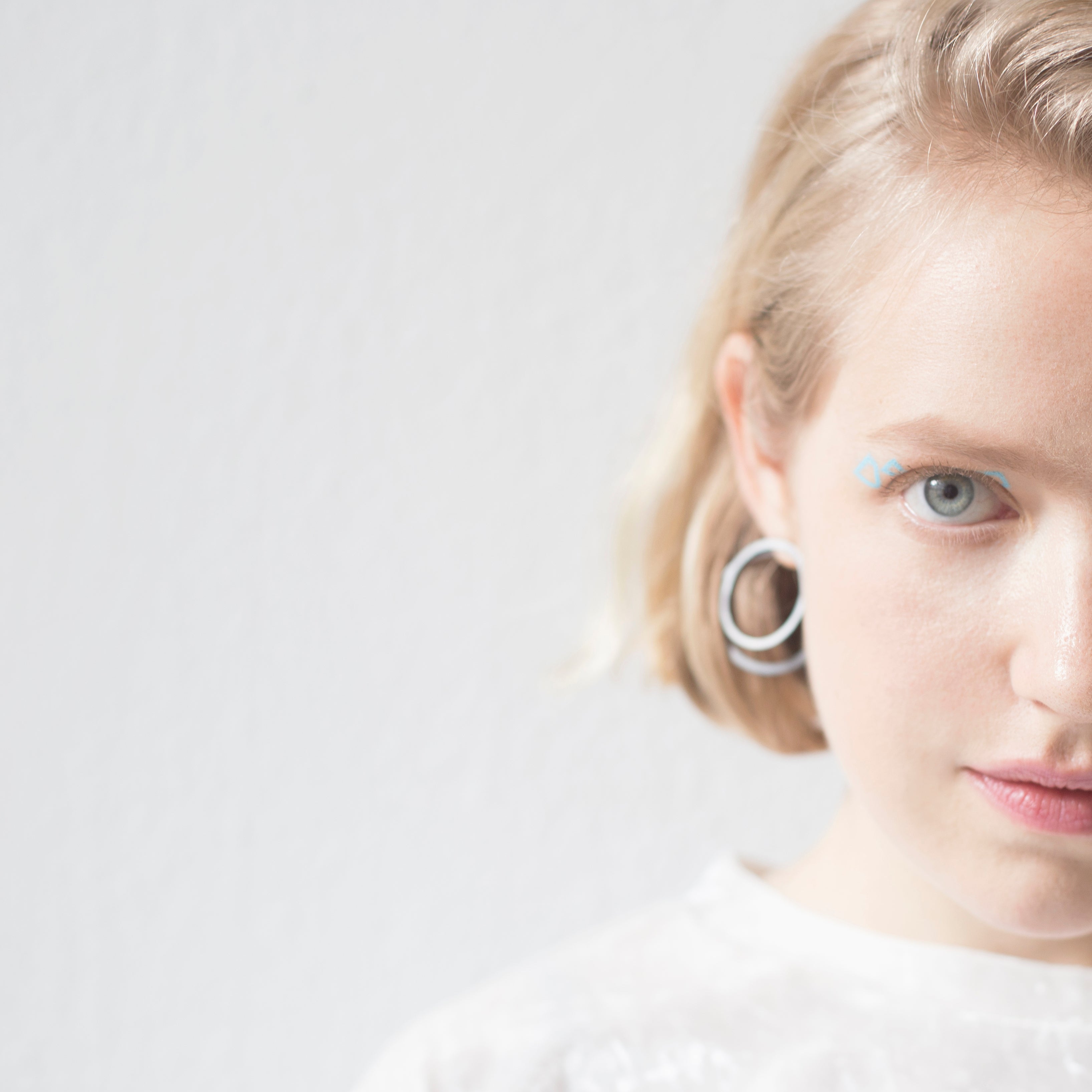 <iframe width="560" height="315" src="https://www.youtube.com/embed/UBHRrrWFlpw" frameborder="0" allow="accelerometer; autoplay; encrypted-media; gyroscope; picture-in-picture" allowfullscreen></iframe>