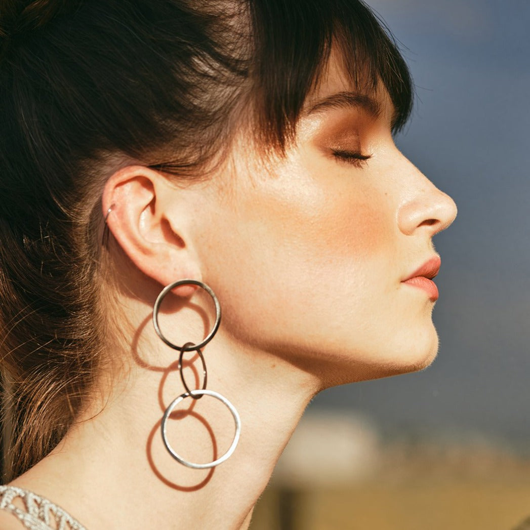 Interlocking Circle Dangle Earrings
