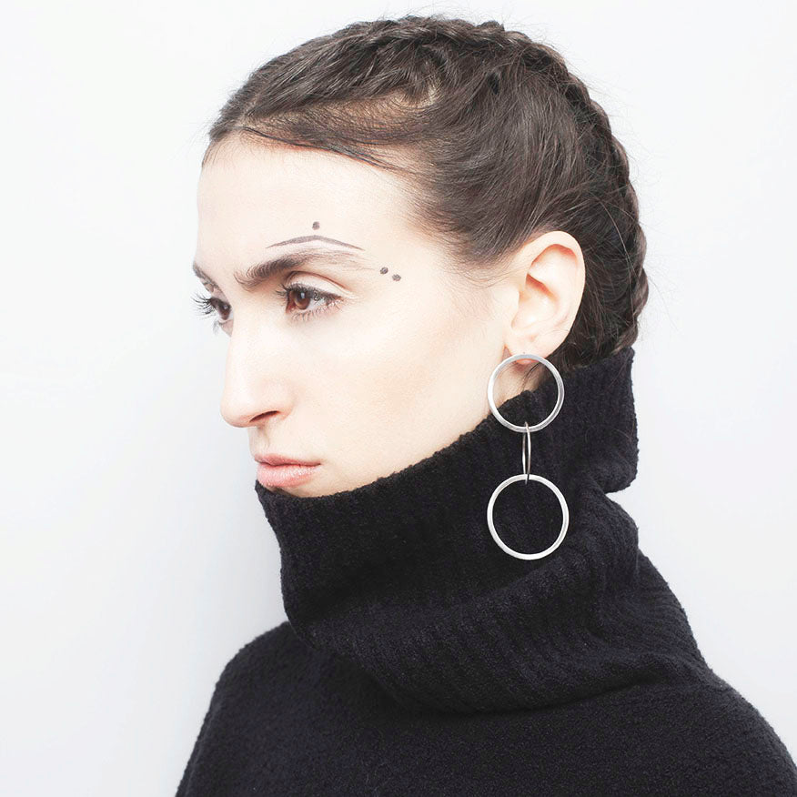 Interlocking Circle Dangle Earrings