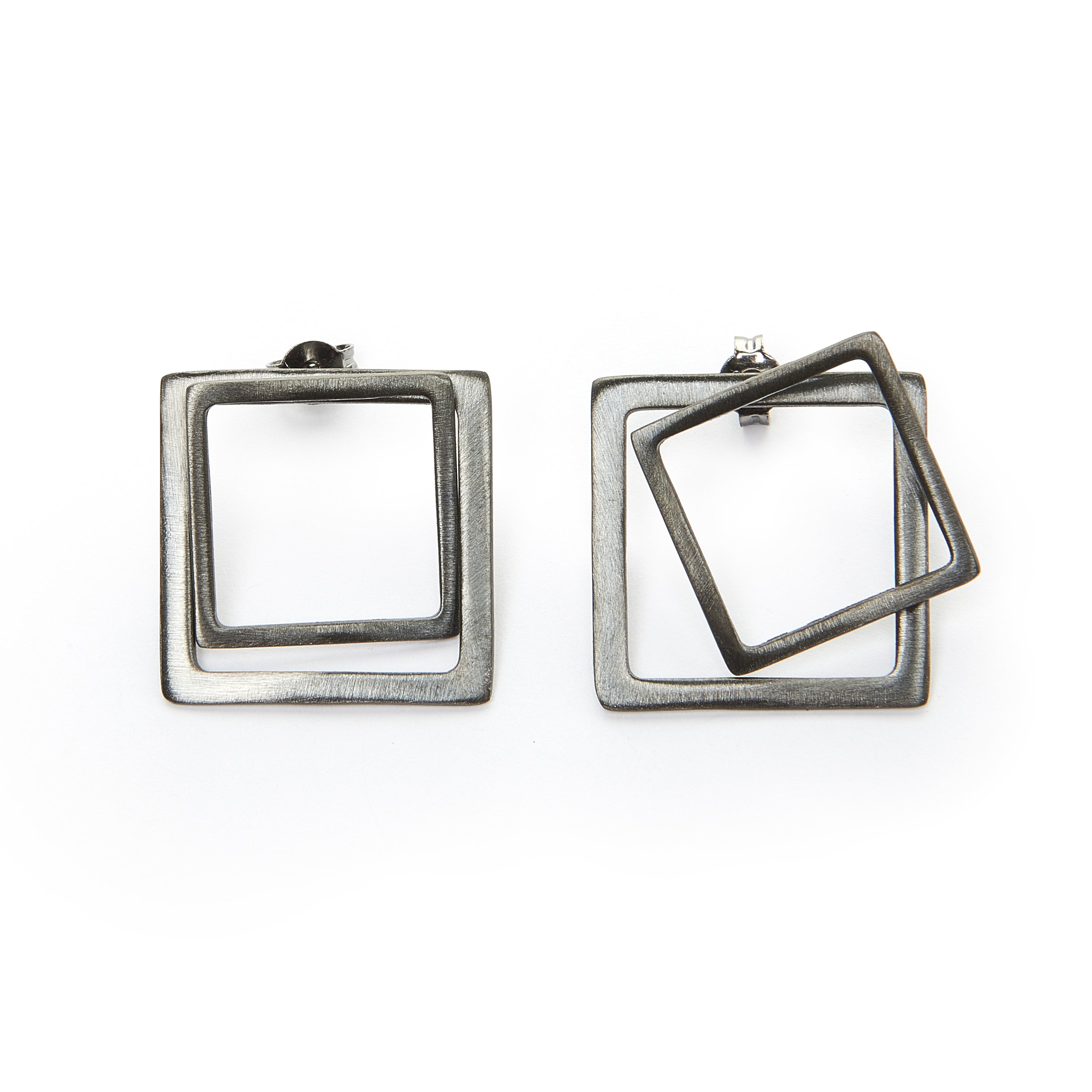 Square ear jacket earrings in silver 925 or brass, gold-plated or platinum-plated that can be worn in more than one configuration. Wear both front and back geometric earrings in the front of the ear for a classy statement, just the front stud earrings for a minimal look, or add the back earrings for a special and unique look