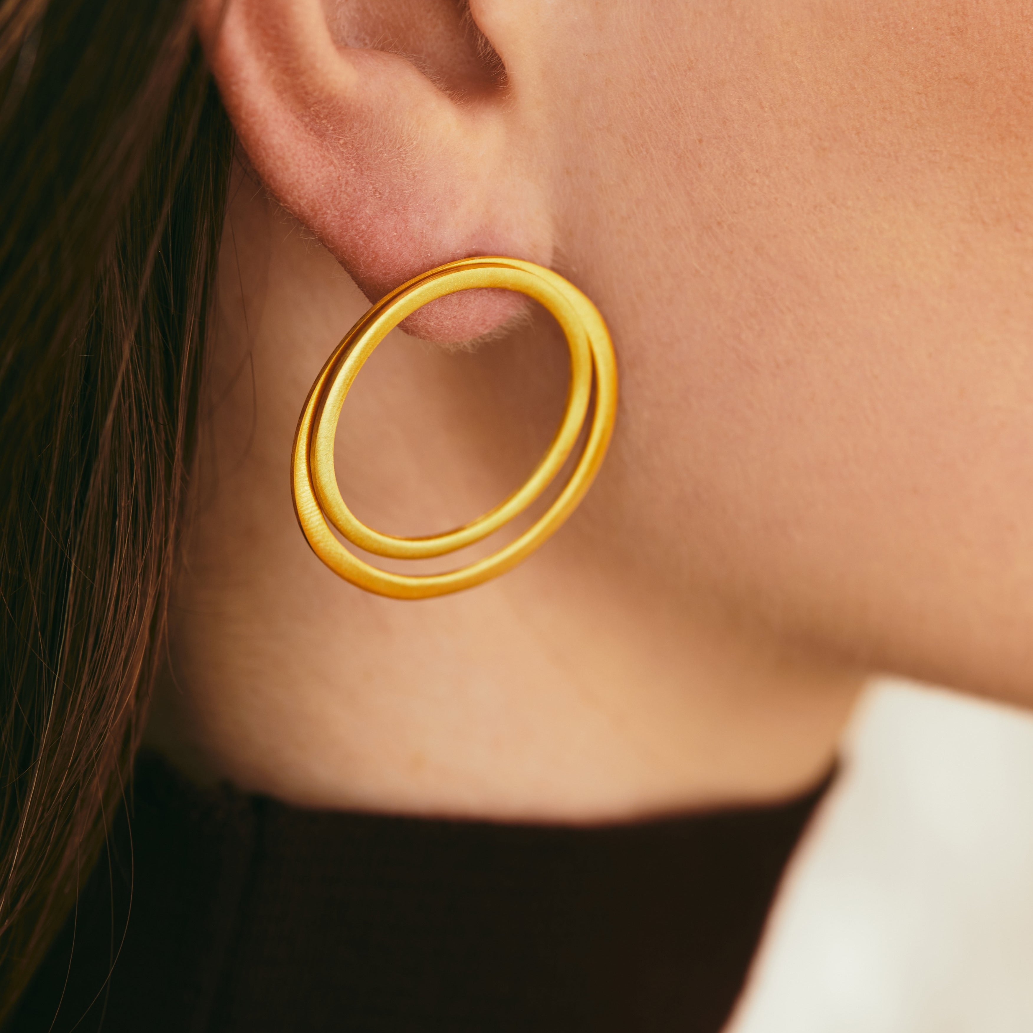 Circle ear jacket earrings